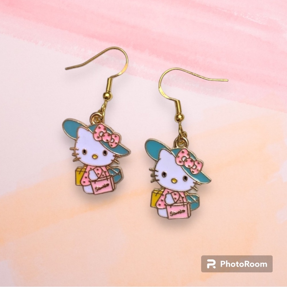 🌻2/13.00🌻 Sanrio Hello kitty Earrings 🐱🛍👒
